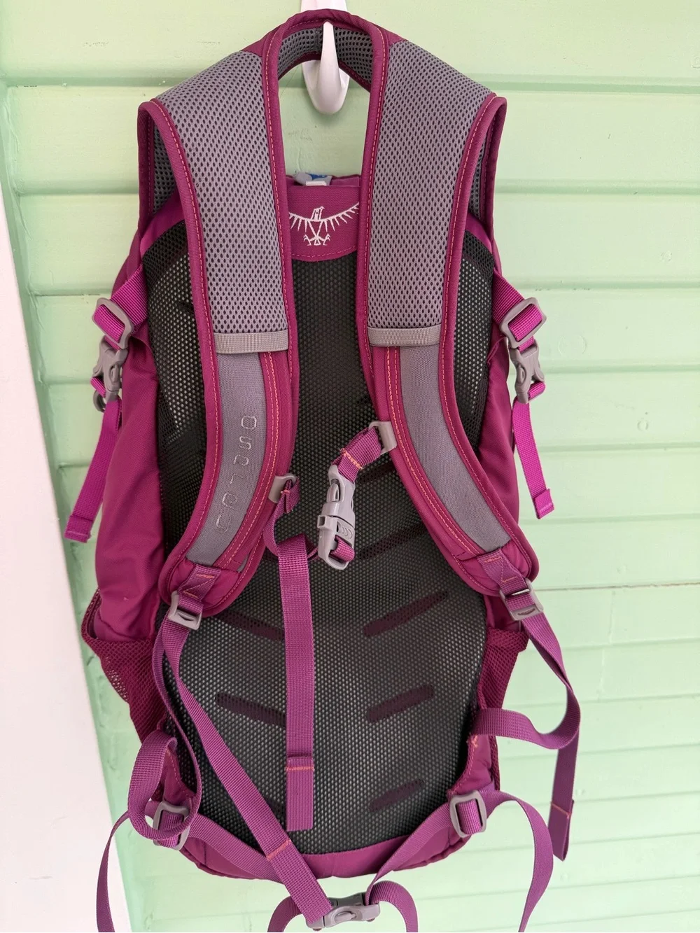 OSPREY compact backpack